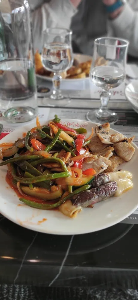 Assortiment de Viande Et Légumes Au Wok