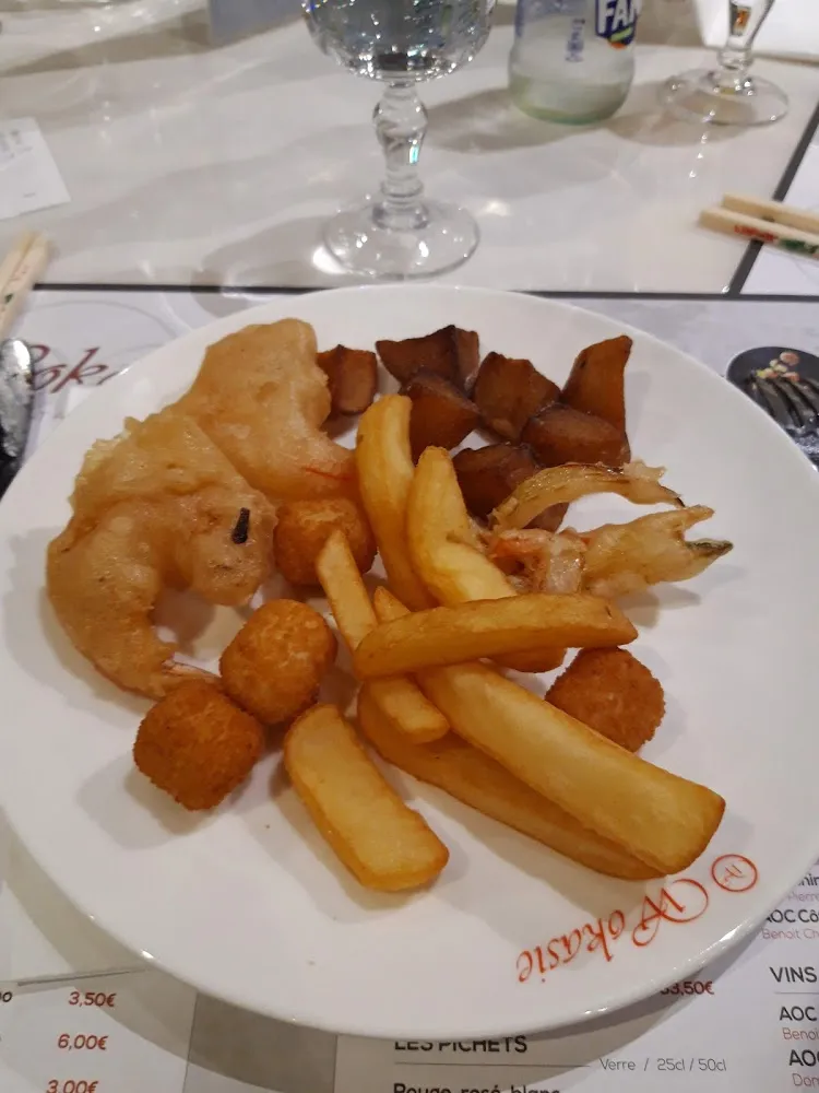 Beignets de Crevettes Pommes de Terre Boulettes de Fromage Et Frites